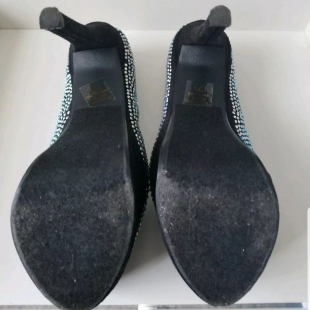 Shoes - Picture 5 of 5